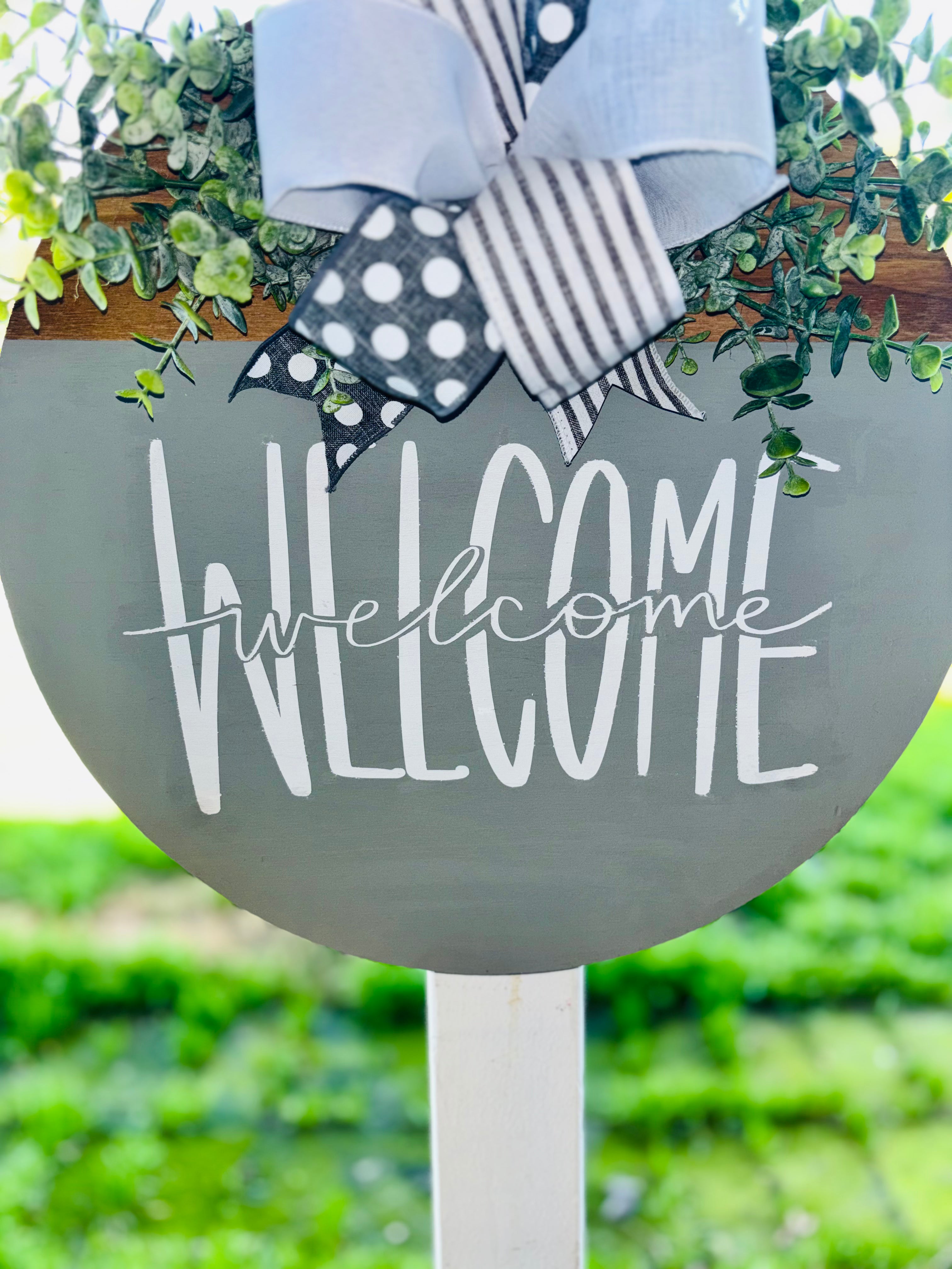 Welcome door hanger
